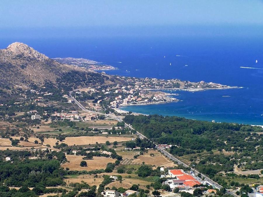 Studio tout équipé de 27m2, à 100m de la mer, et 500m des commerces Algajola  Extérieur photo